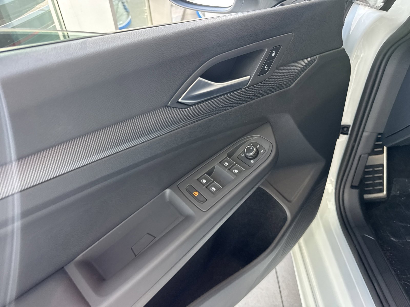 New 2026 Volkswagen Golf AWD/4WD image 7