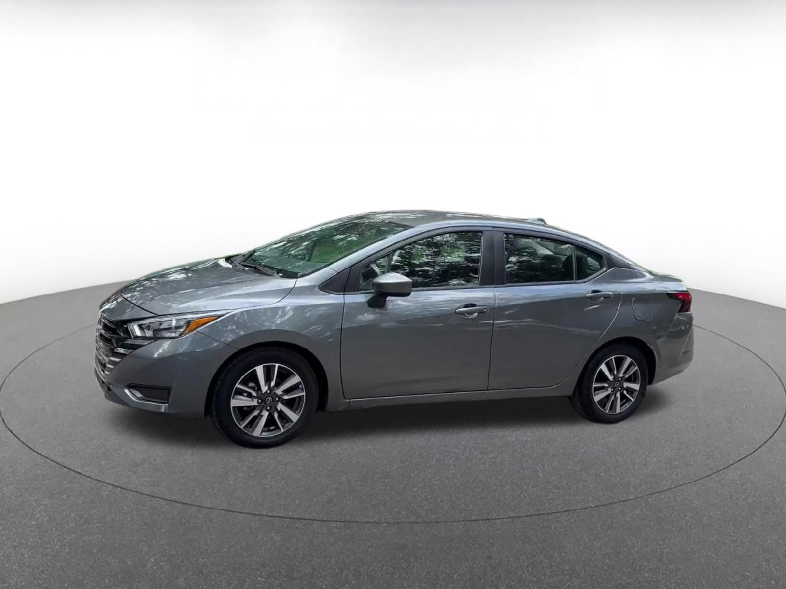 Used 2025 Nissan Versa SV FWD image 7