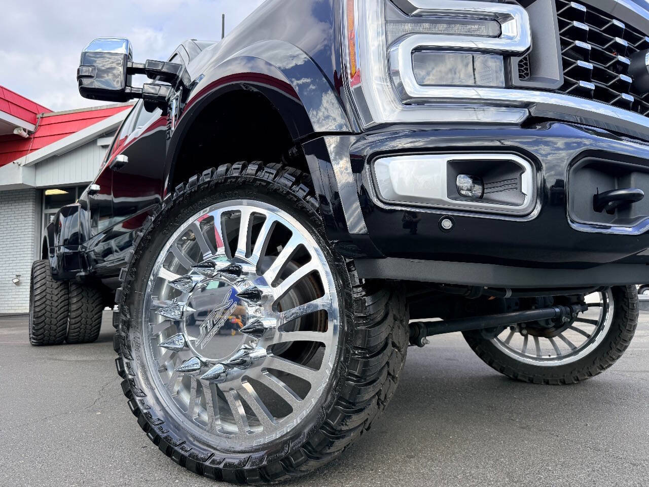 Used 2025 Ford F450 Platinum w/ Platinum Plus Package image 16