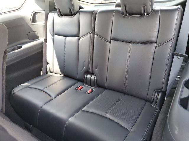 Used 2020 Nissan Pathfinder Platinum AWD/4WD image 13
