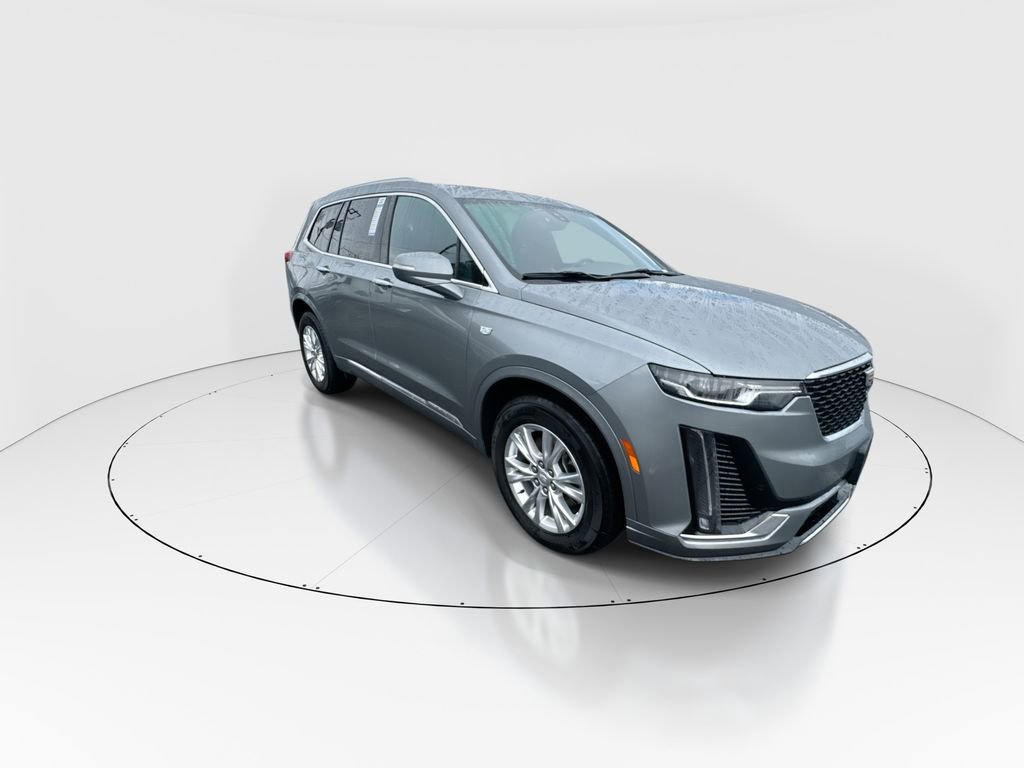 Used 2024 Cadillac XT6 Luxury image 2