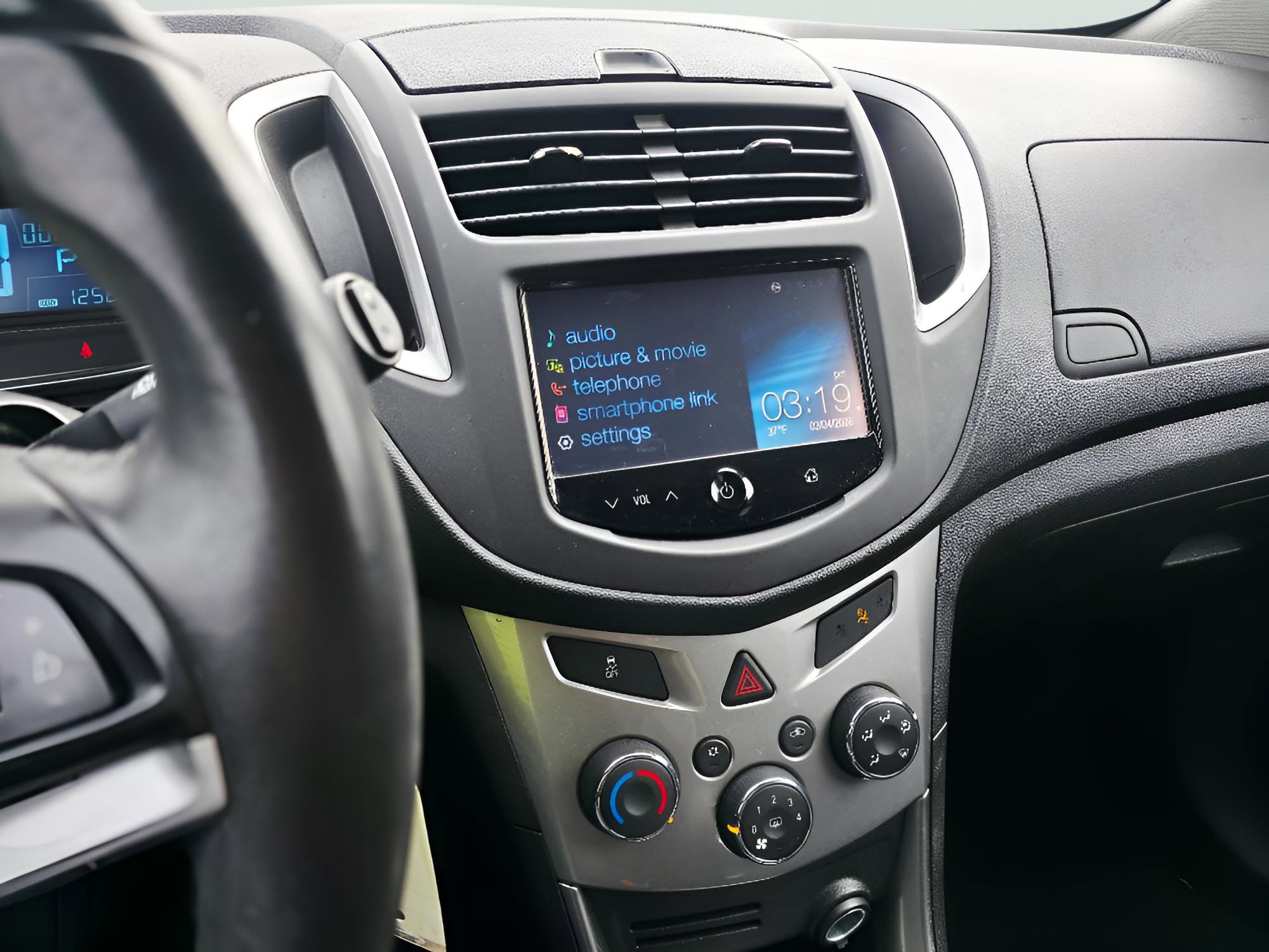 Used 2016 Chevrolet Trax LT image 25