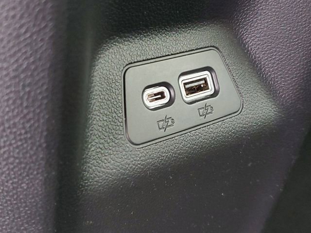 Used 2023 Buick Envision Essence image 12