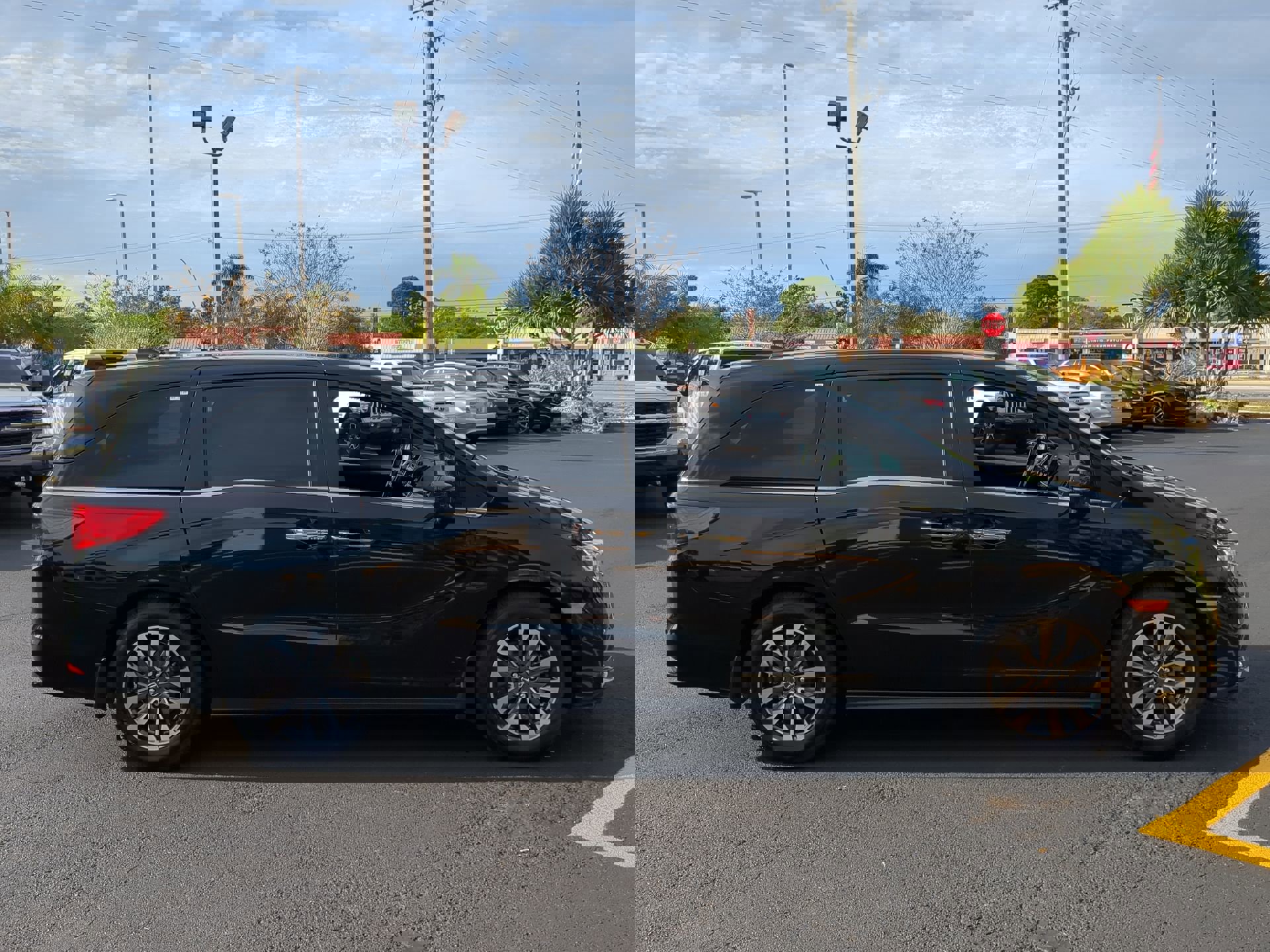 Used 2023 Honda Odyssey EX-L image 5