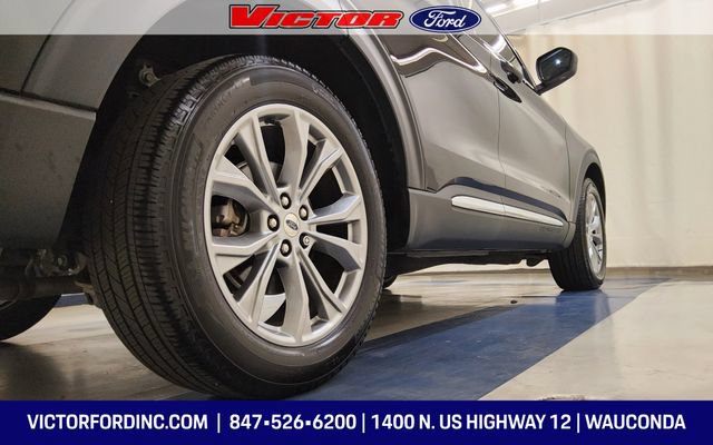 Used 2023 Ford Explorer XLT w/ Equipment Group 202A AWD/4WD image 6