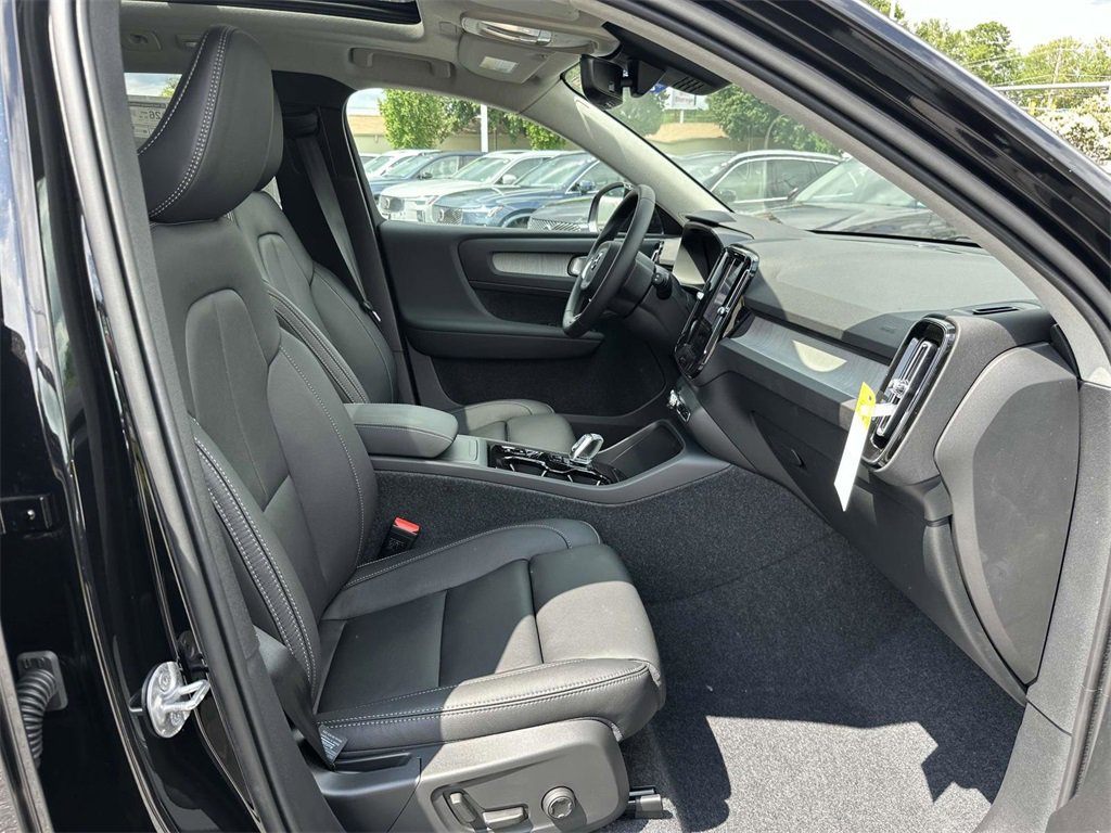 New 2026 Volvo XC40 B5 Plus w/ Protection Package Premier image 11