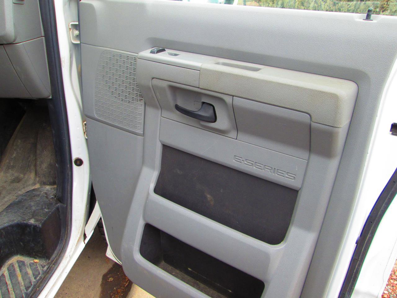 Used 2012 Ford E-250 and Econoline 250 w/ Commercial Cargo Van Pkg RWD image 5