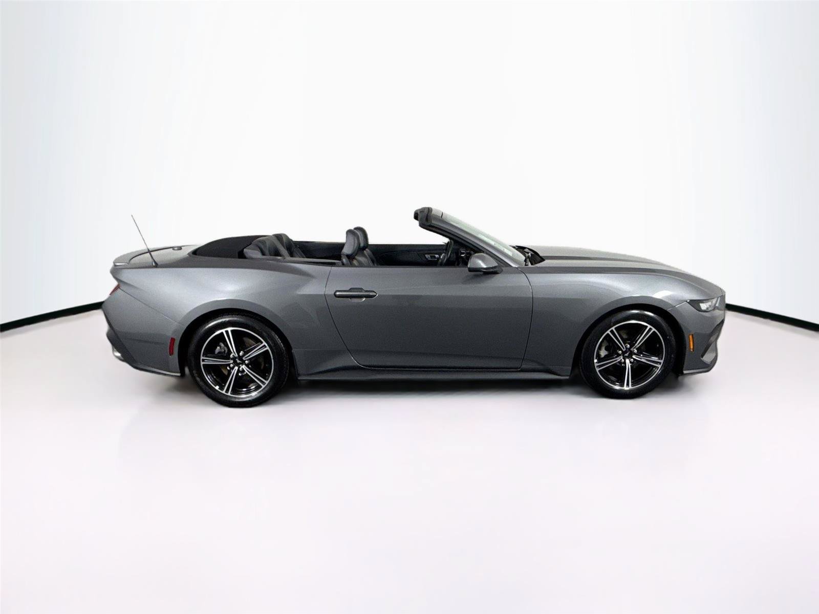 Used 2025 Ford Mustang Premium RWD image 14
