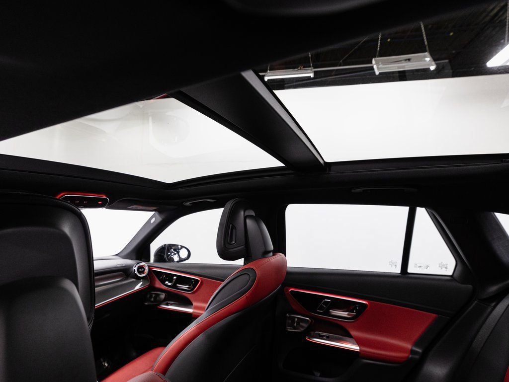 Used 2024 Mercedes-Benz GLC 43 AMG 4MATIC image 27