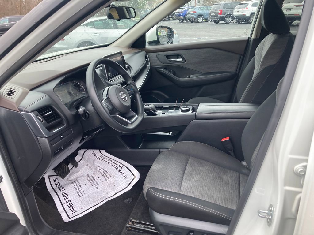 Used 2023 Nissan Rogue SV image 21