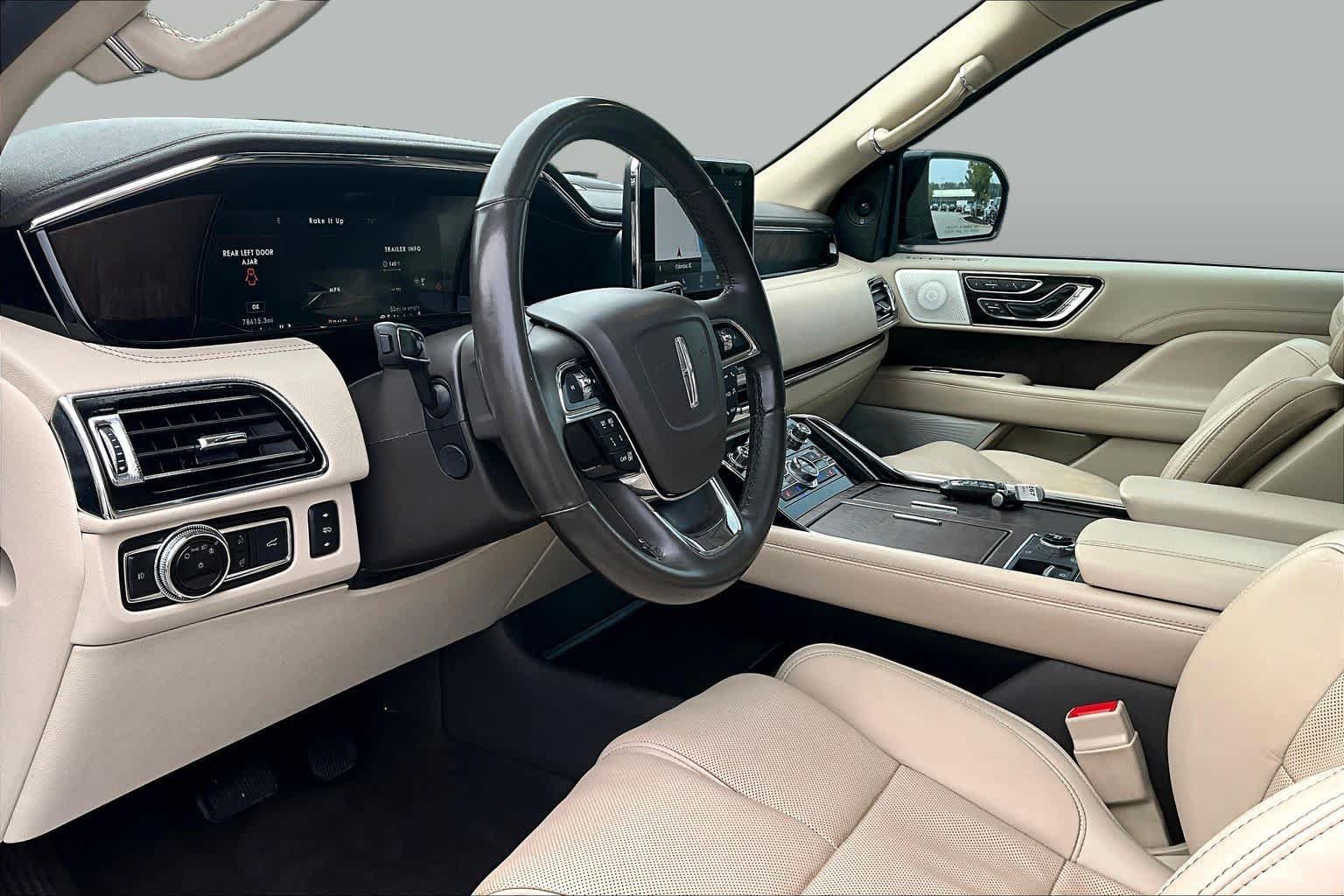 Used 2021 Lincoln Navigator L Reserve w/ Luxury Package AWD/4WD image 17