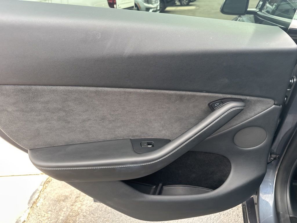 Used 2023 Tesla Model Y Long Range image 18