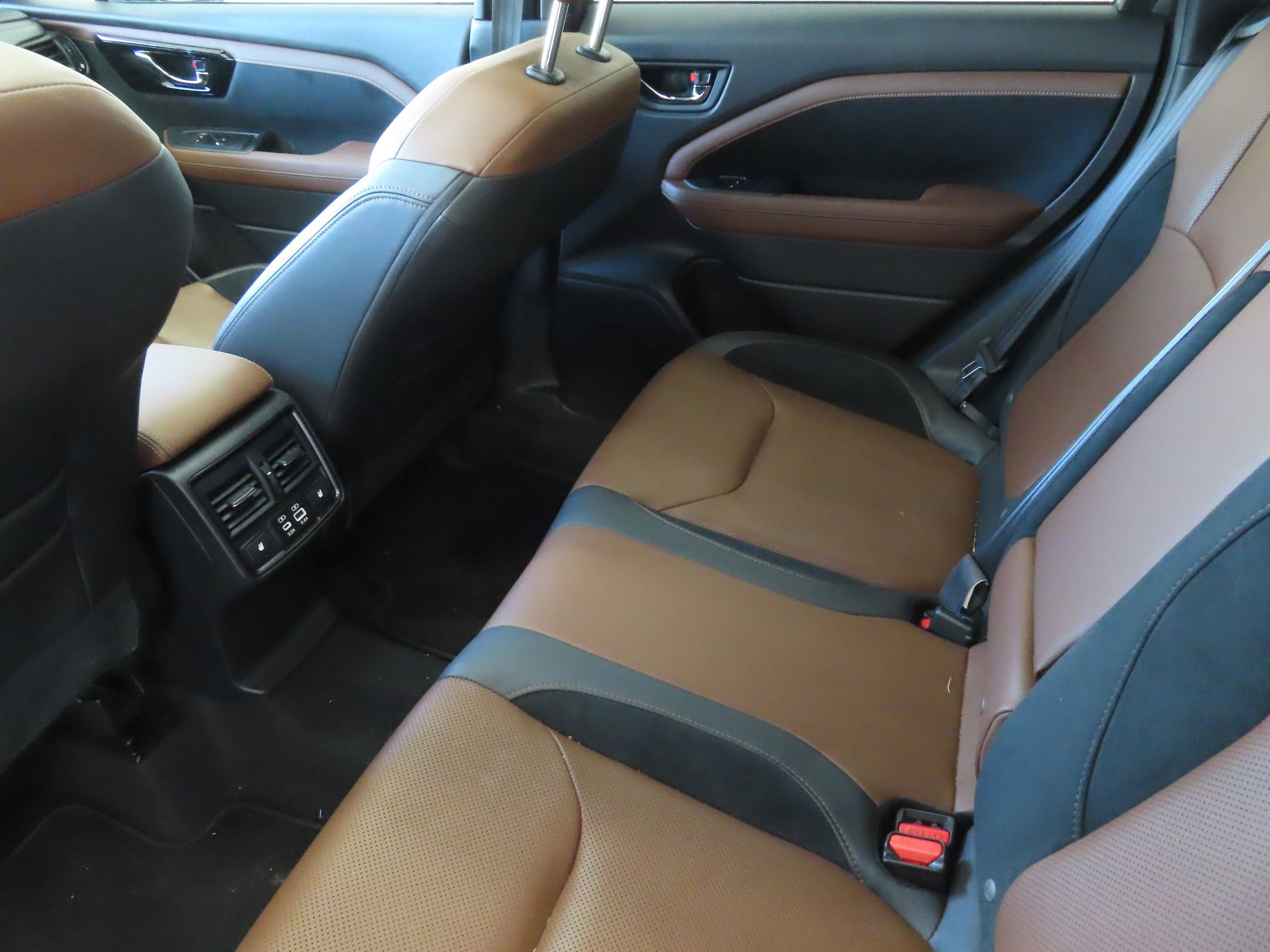 Used 2025 Subaru Forester Touring AWD/4WD image 25