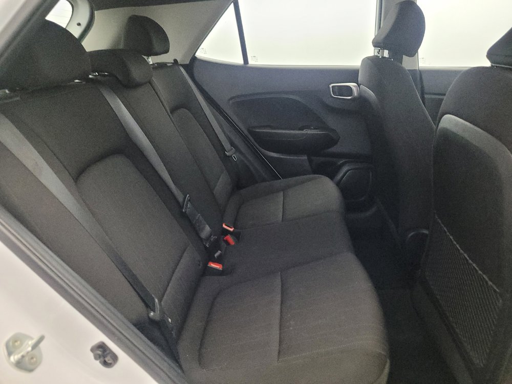 Used 2021 Hyundai Venue SE FWD image 19