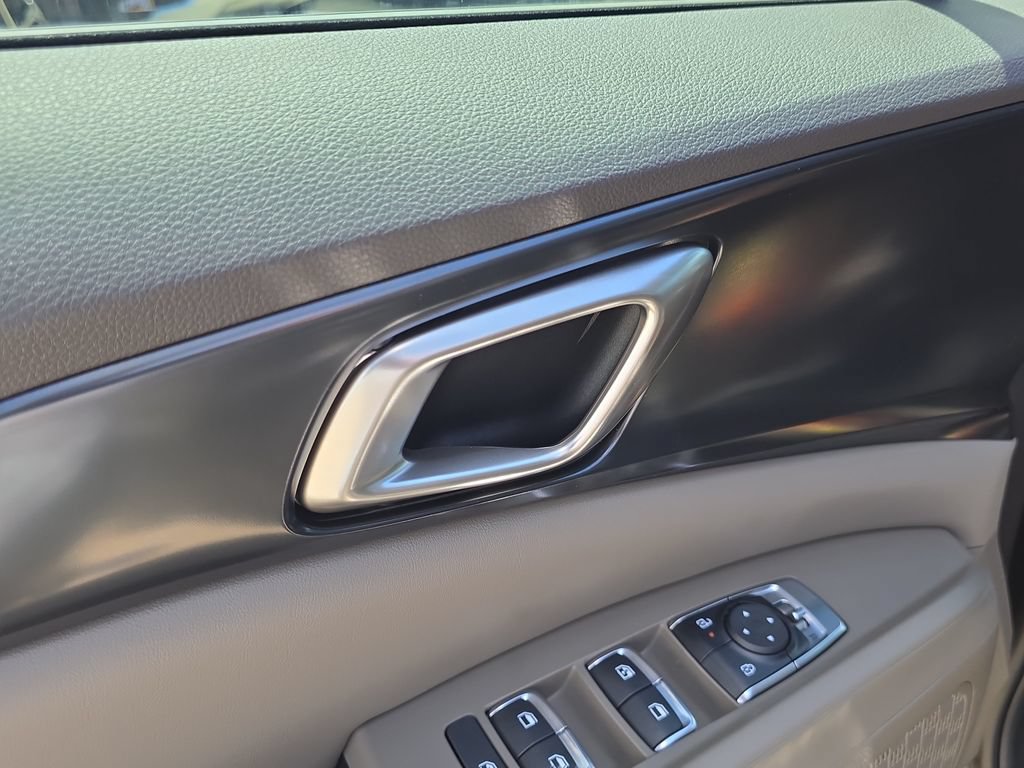 New 2027 Kia Carnival FWD image 18