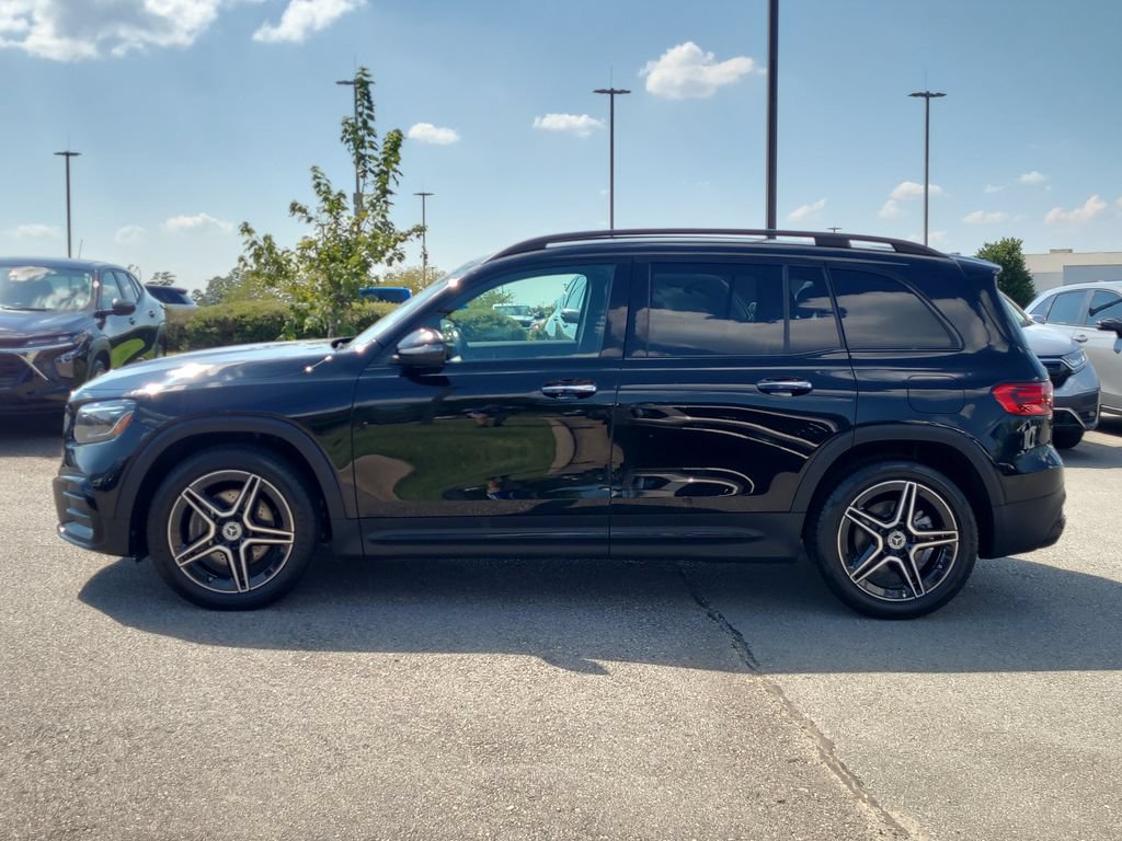 Used 2024 Mercedes-Benz GLB 250 image 2