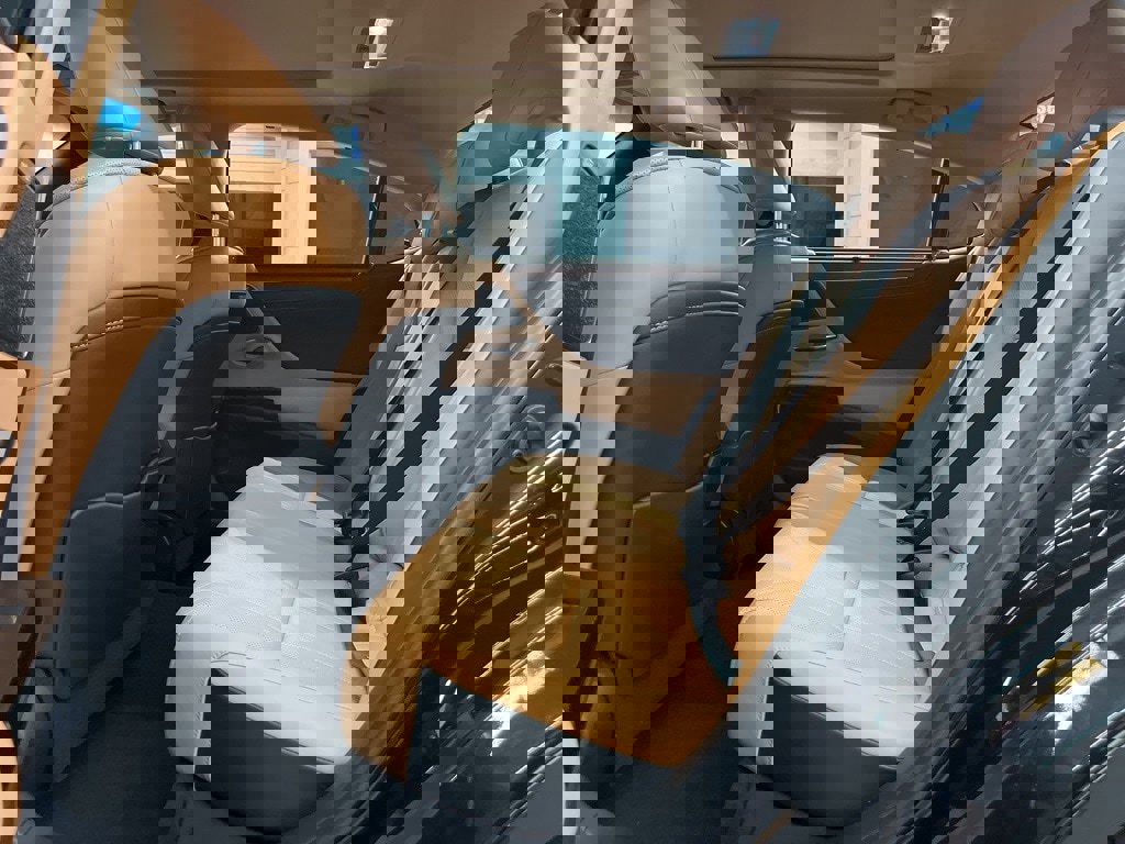 Used 2024 Lexus ES 350 Ultra Luxury w/ Accessory Package (Z2) image 30