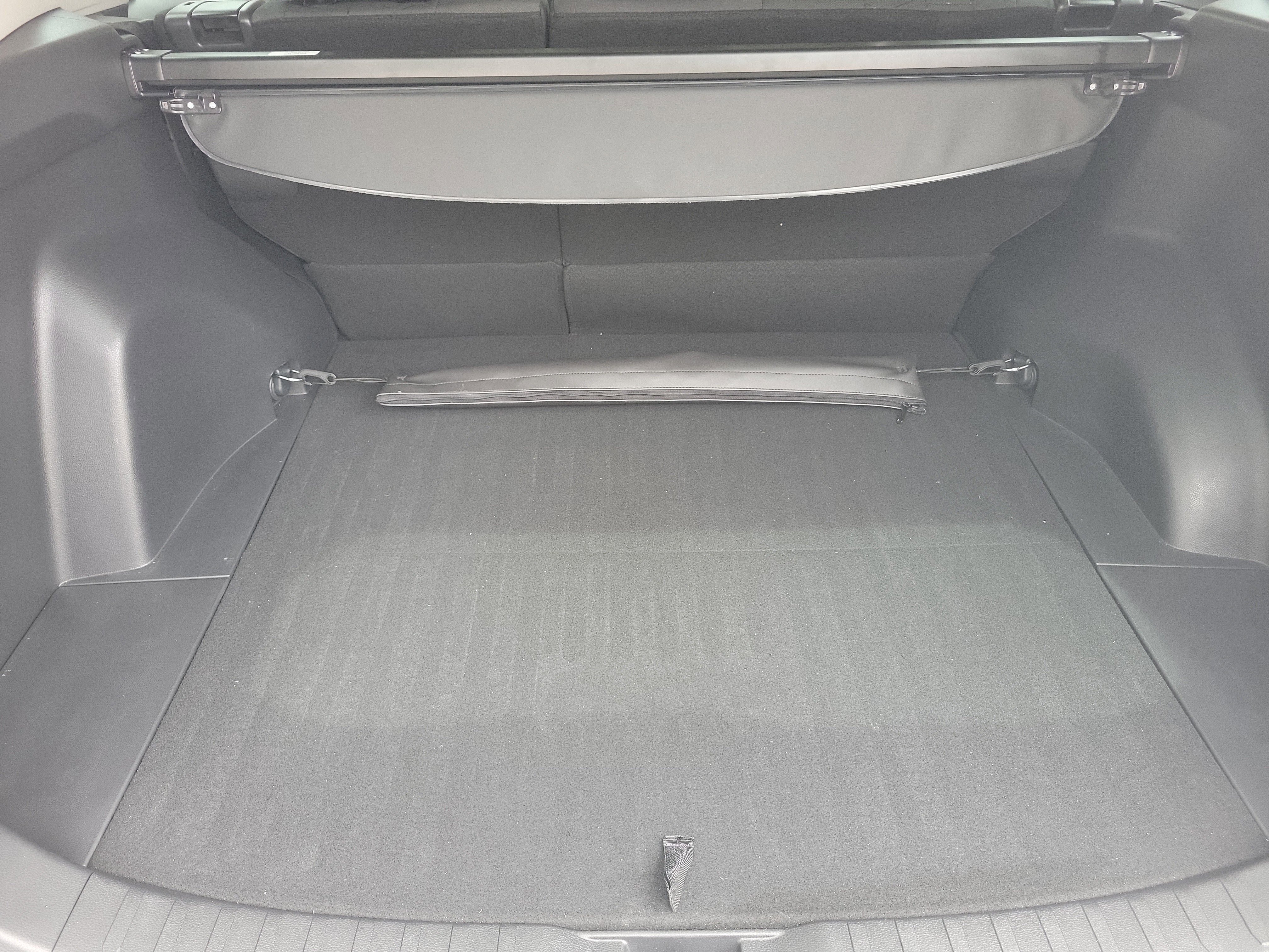 Used 2024 Toyota RAV4 XLE FWD image 12