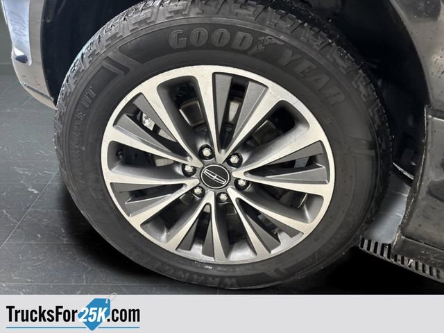 Used 2015 Lincoln Navigator 4WD image 39