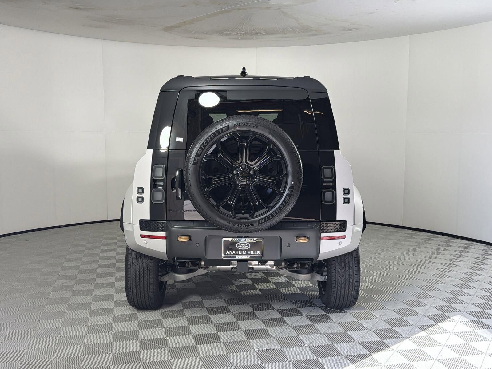 New 2026 Land Rover Defender 110 OCTA image 4
