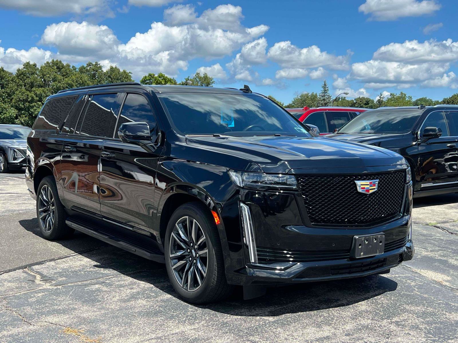 Certified 2023 Cadillac Escalade ESV Sport Platinum AWD/4WD image 4