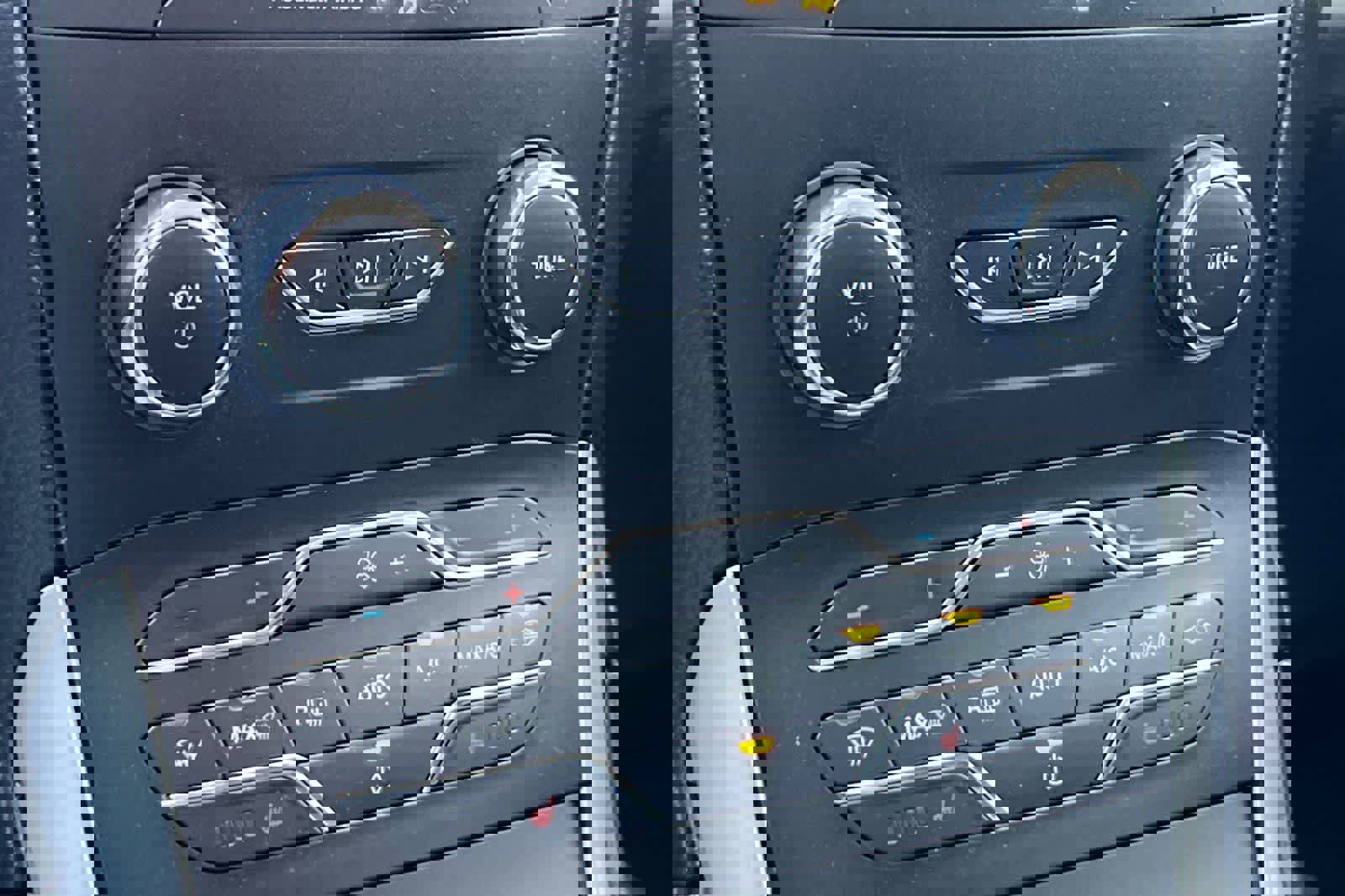 Used 2020 Ford Edge SEL w/ Convenience Package image 26