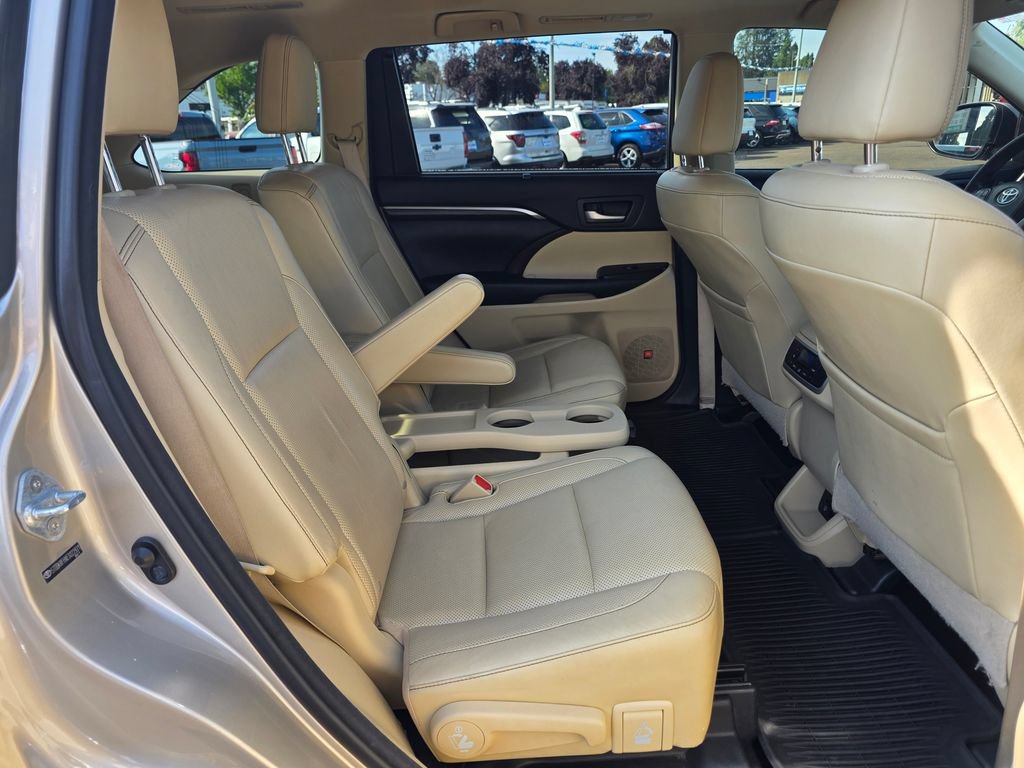 Used 2014 Toyota Highlander Limited AWD/4WD image 27