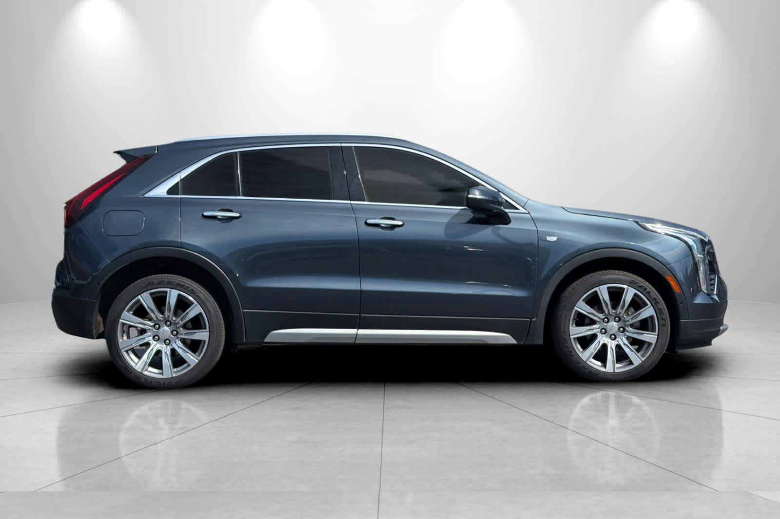 Used 2019 Cadillac XT4 Premium Luxury w/ Enhanced Visibility Package AWD/4WD image 8
