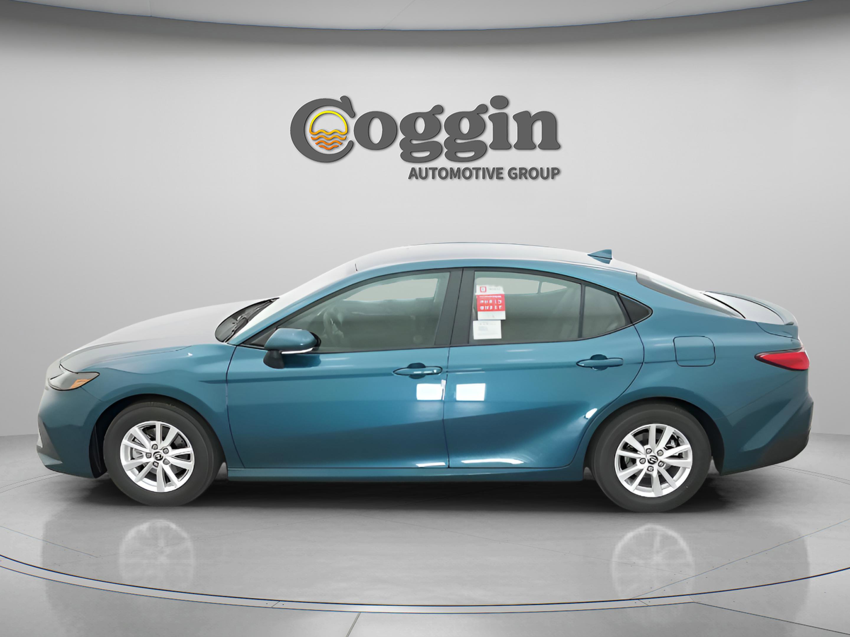 Used 2026 Toyota Camry LE w/ Convenience Package FWD image 5