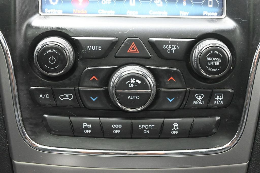Used 2018 Jeep Grand Cherokee Trailhawk w/ Trailhawk Luxury Group AWD/4WD image 19