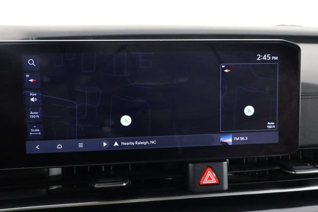 Used 2025 Kia Carnival FWD image 35