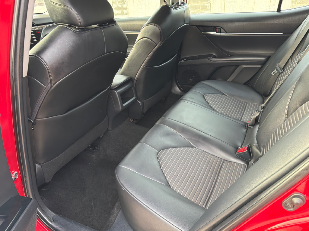 Used 2020 Toyota Camry SE FWD image 13