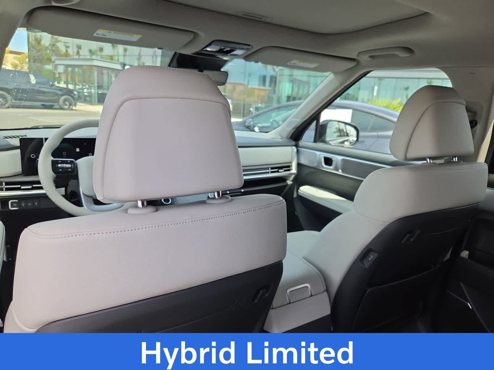 Used 2025 Hyundai Santa Fe Limited FWD image 16