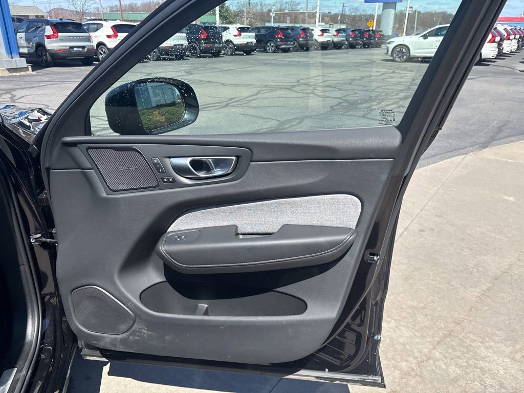 Used 2024 Volvo XC60 T8 Ultimate w/ Protection Package Premier image 32