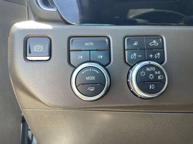 Used 2022 GMC Sierra 1500 SLT w/ SLT Premium Plus Package AWD/4WD image 17