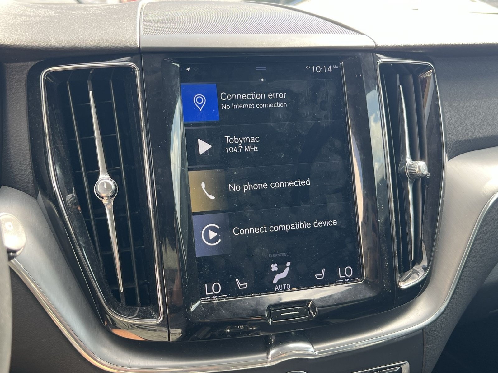 Used 2019 Volvo XC60 T5 Momentum w/ Premium Package AWD/4WD image 15