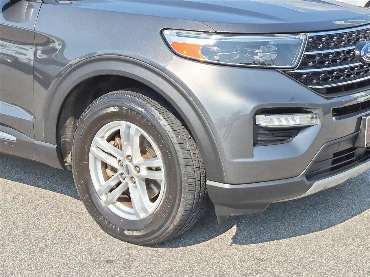 Used 2020 Ford Explorer XLT w/ Equipment Group 202A AWD/4WD image 9