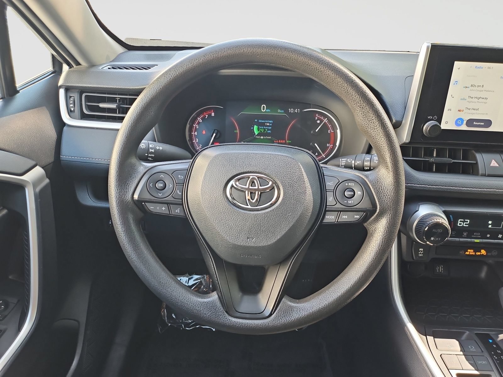 Used 2024 Toyota RAV4 XLE FWD image 44