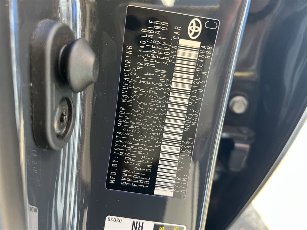 Used 2025 Toyota Corolla SE image 27