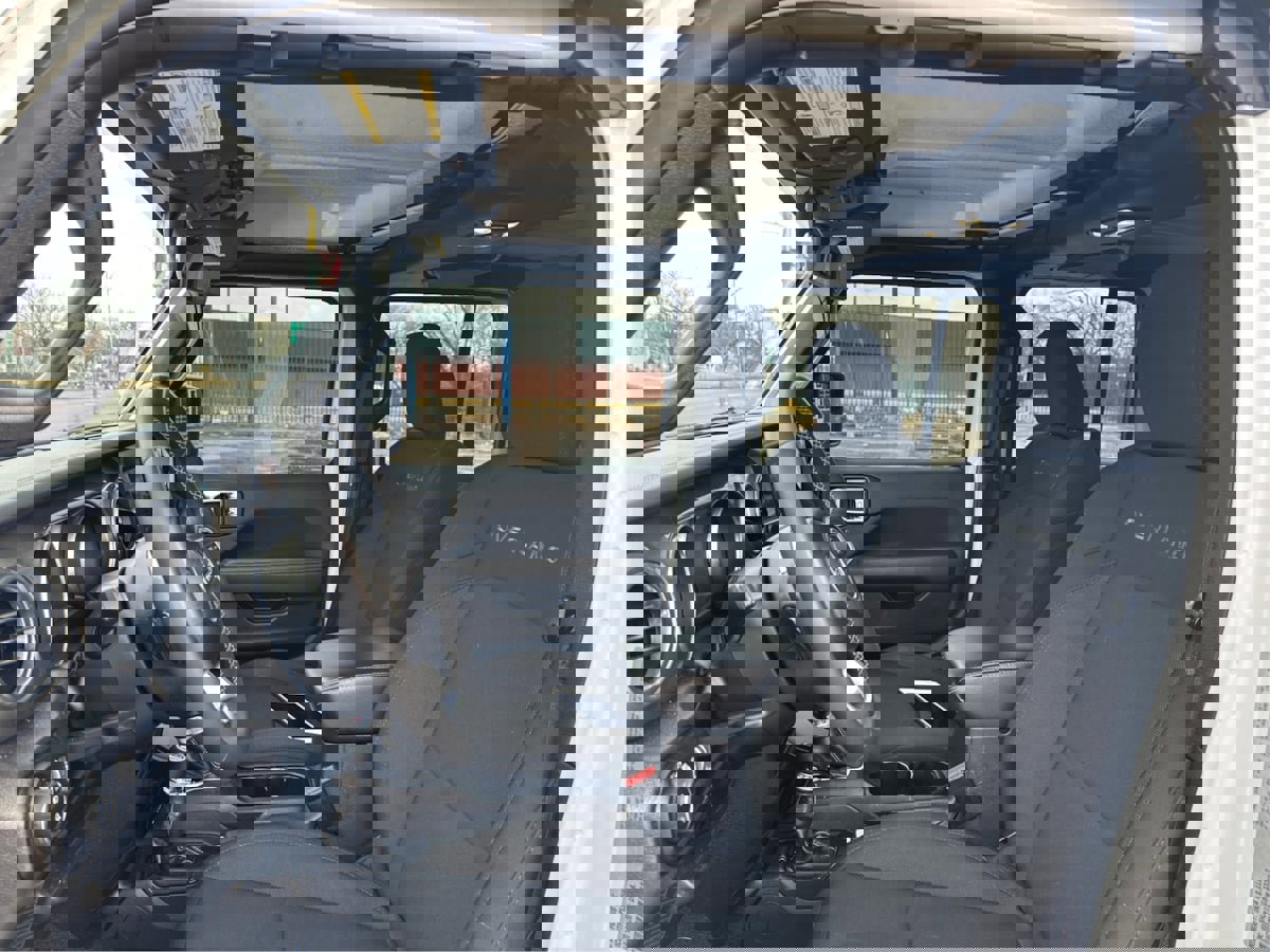 Used 2023 Jeep Gladiator Overland image 10