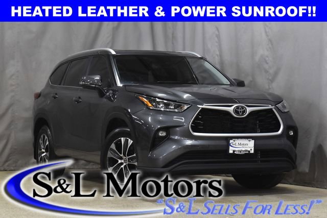 Used 2023 Toyota Highlander XLE image 1