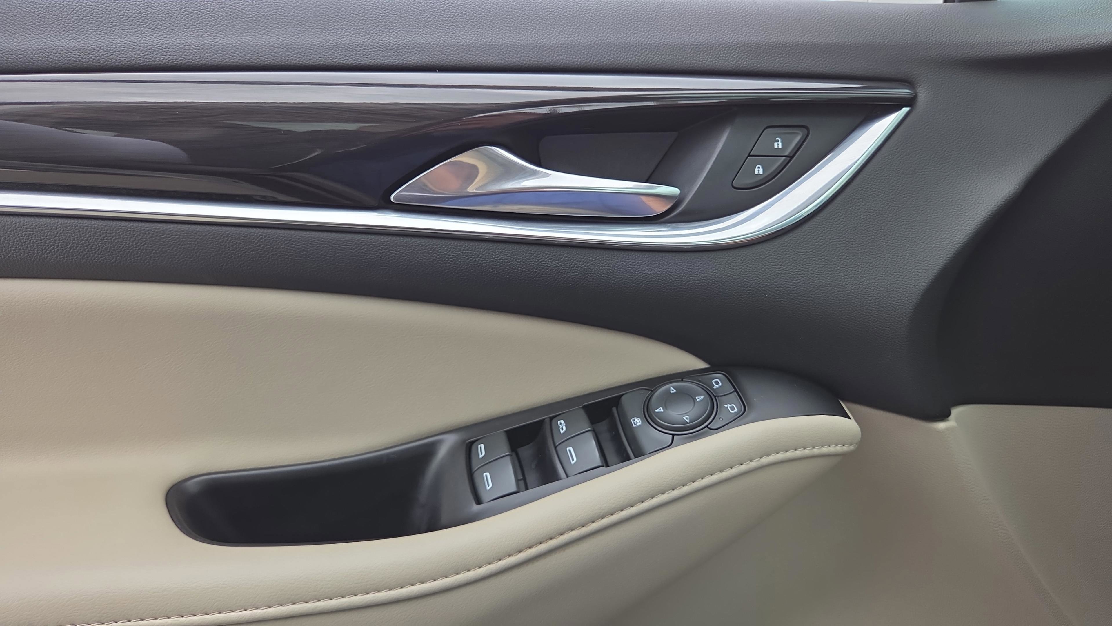 Used 2019 Buick Enclave Essence FWD image 34