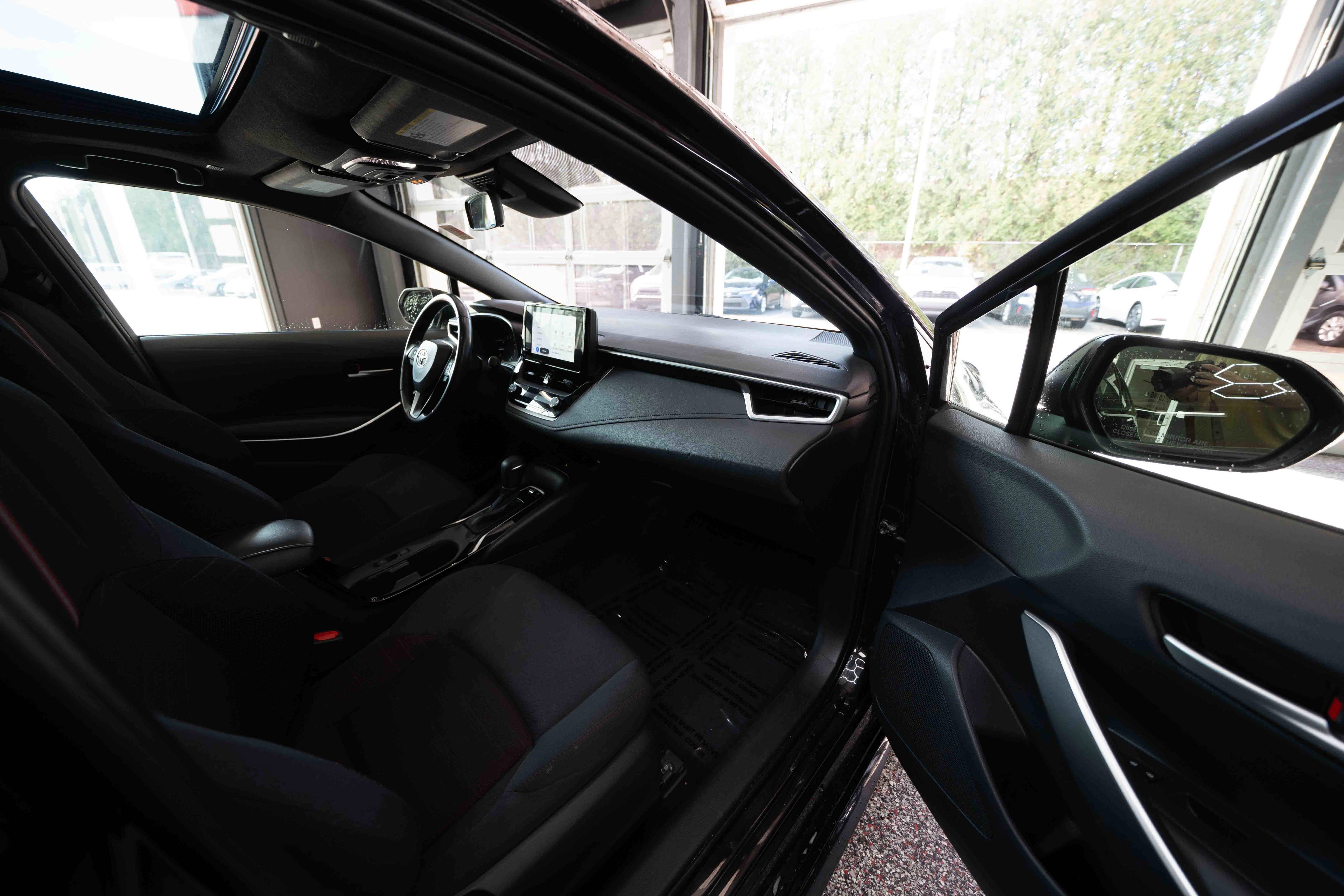 Used 2024 Toyota Corolla SE w/ SE Premium Package image 25