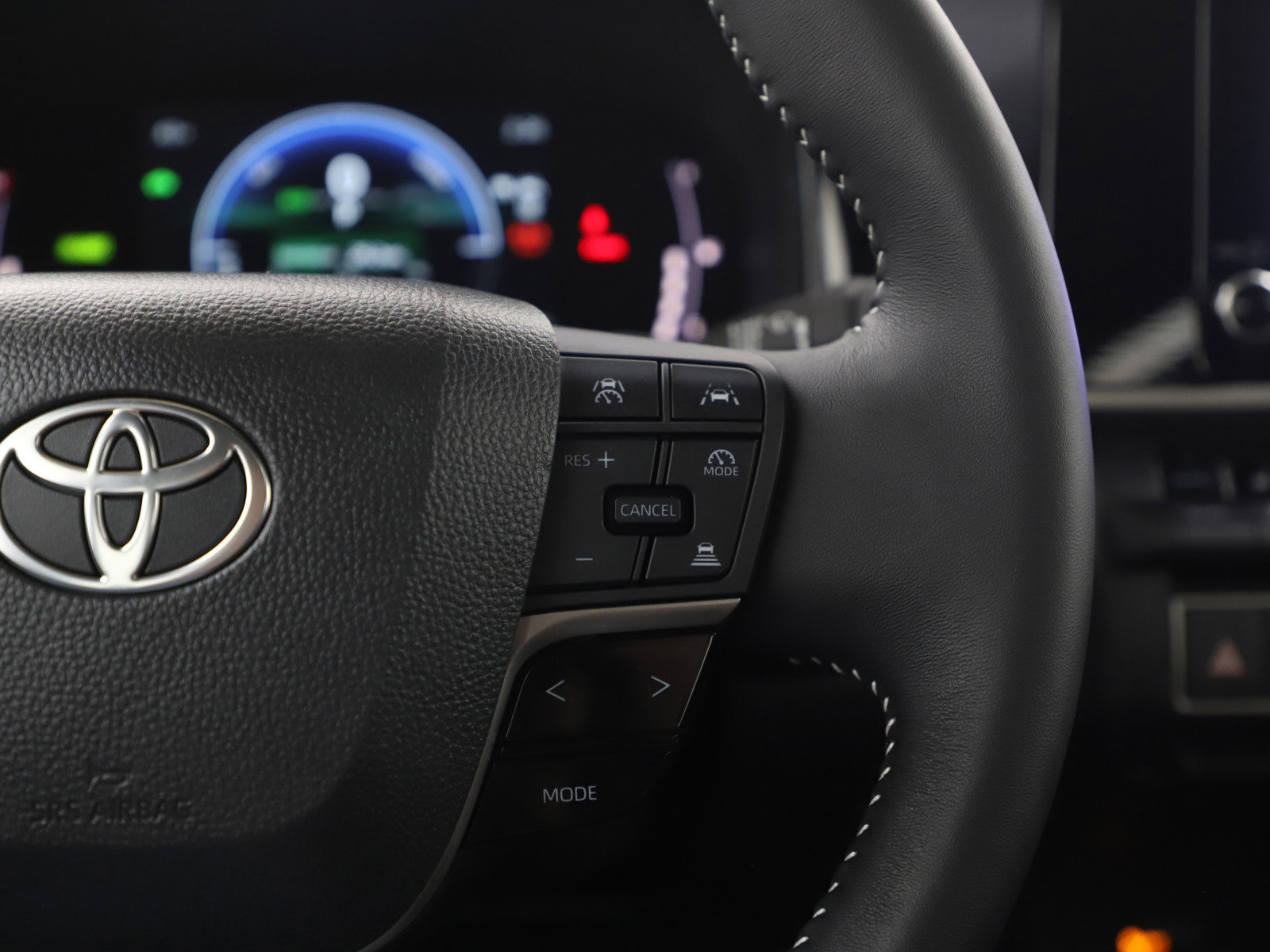 Used 2025 Toyota Camry SE w/ Convenience Package FWD image 26