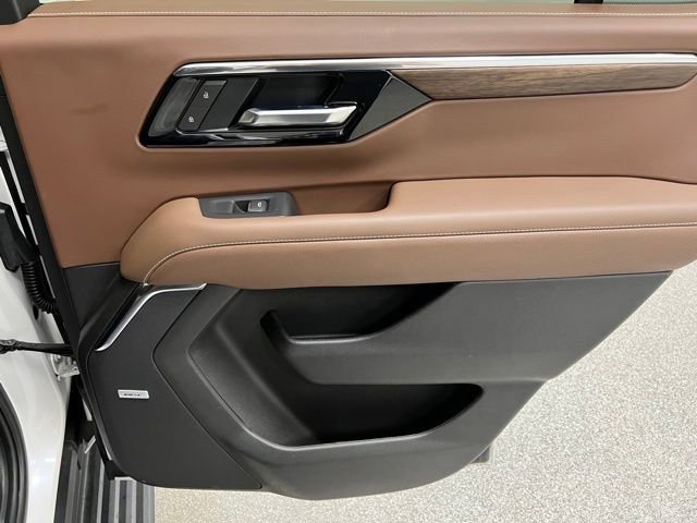 Used 2025 Chevrolet Tahoe High Country AWD/4WD image 52