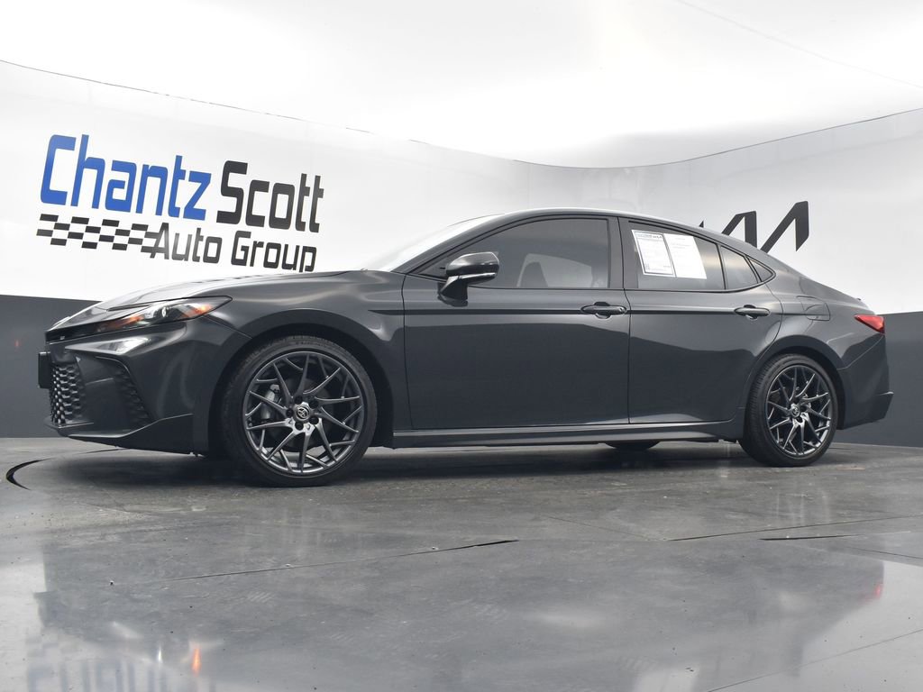 Used 2025 Toyota Camry SE w/ Convenience Package image 18