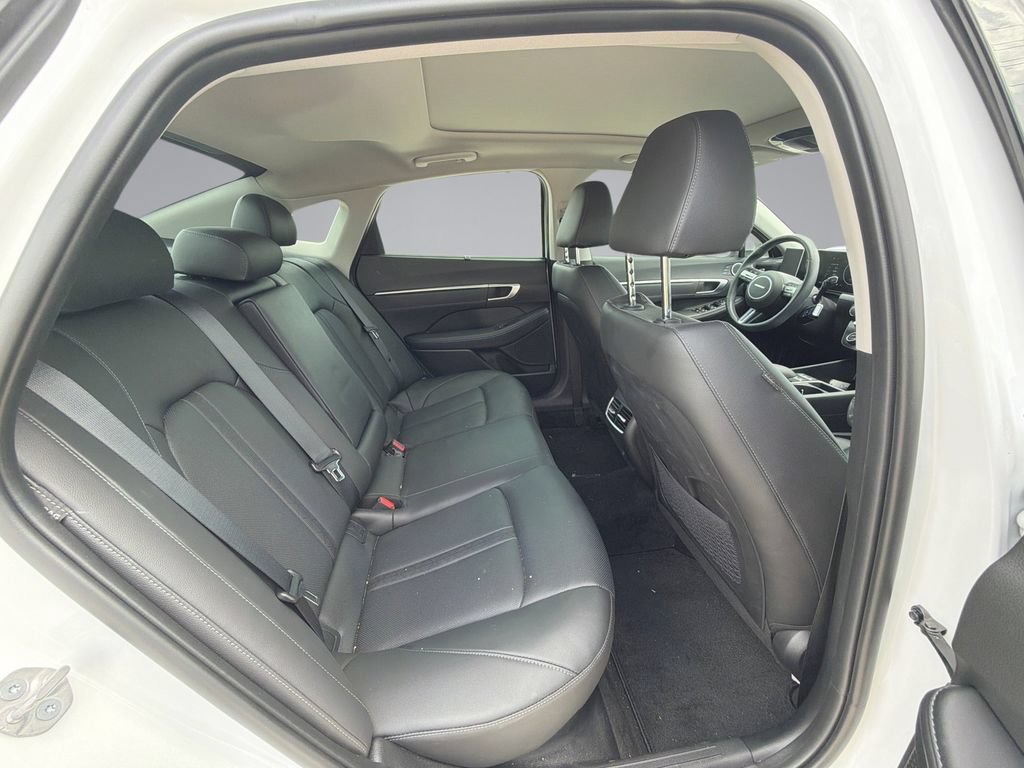 Used 2025 Hyundai Sonata Limited FWD image 17