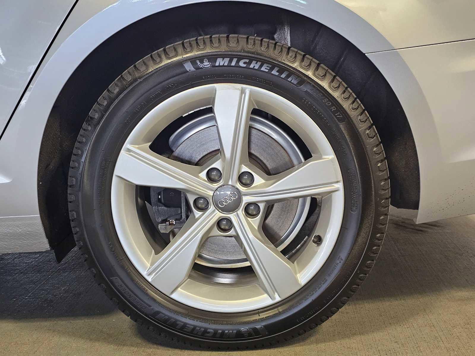 Used 2019 Audi A4 2.0T Premium w/ Convenience Package FWD image 8
