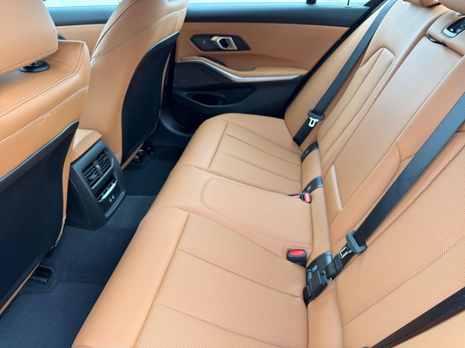 Used 2026 BMW 330i Sedan w/ M Sport Package RWD image 28