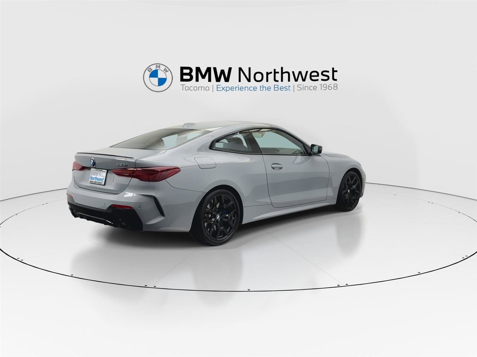 Used 2025 BMW 430i Coupe w/ M Sport Package image 3